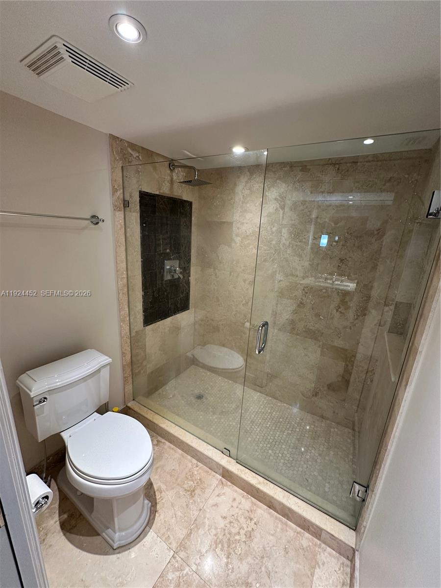 MYSTIC POINTE TOWER 500 C - Residential