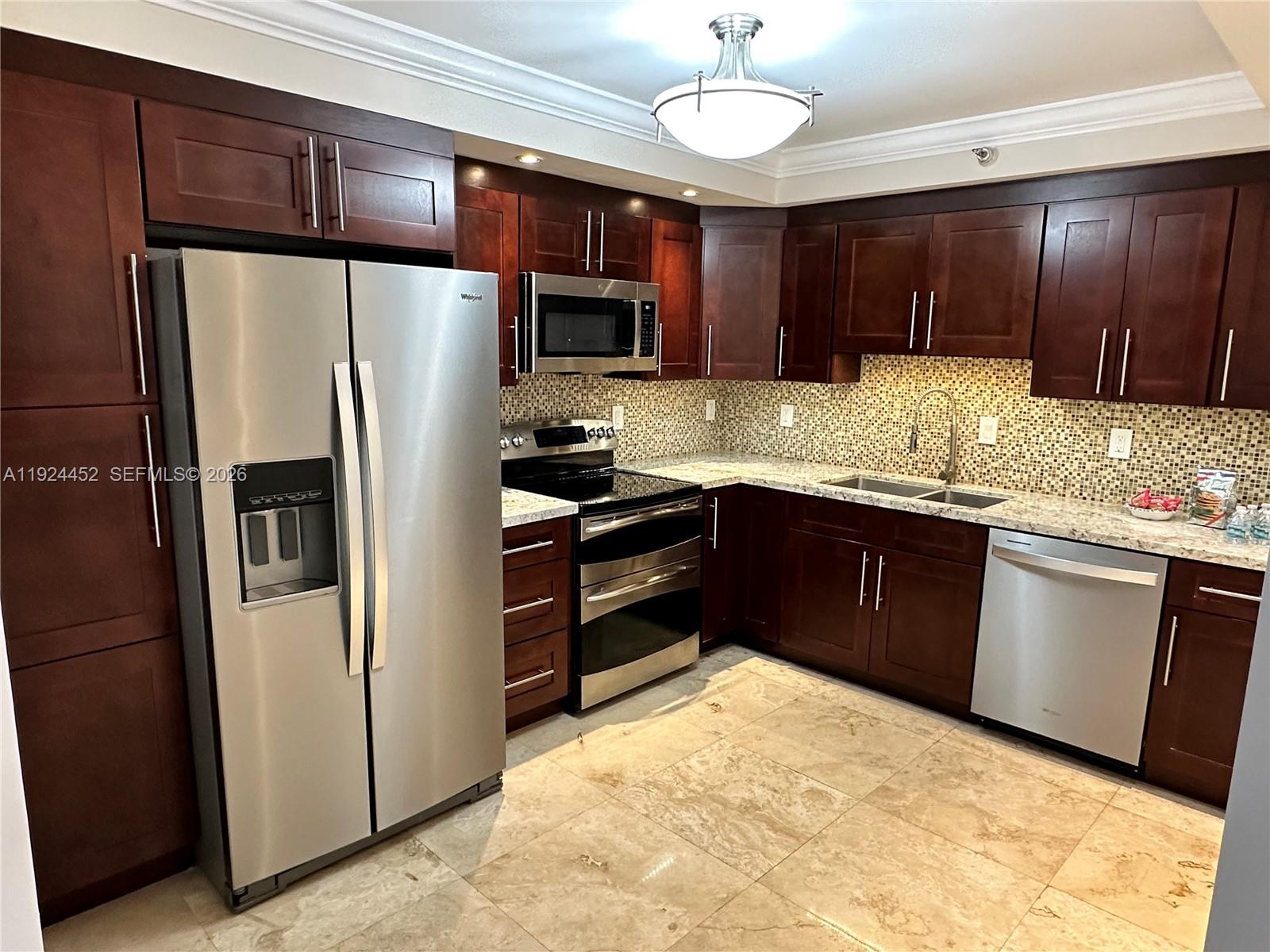 MYSTIC POINTE TOWER 500 C - Residential