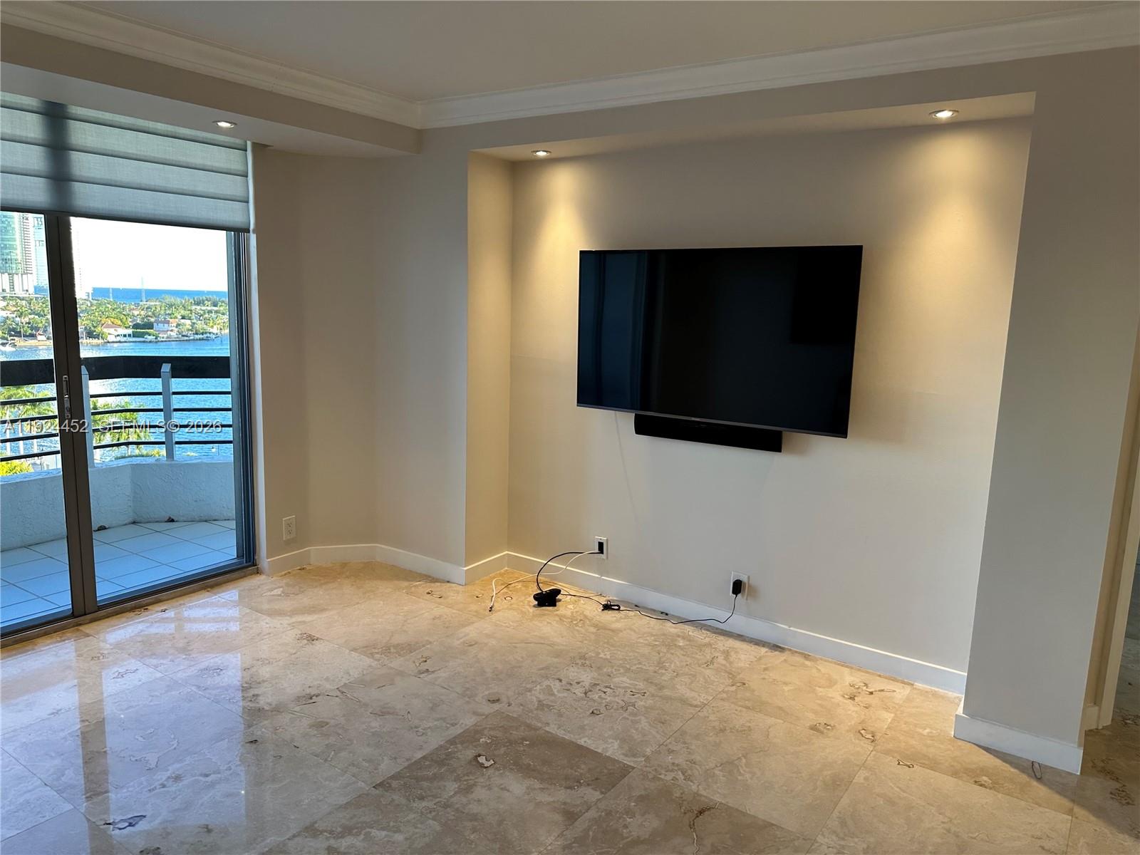 3530 Mystic Pointe Dr 1212