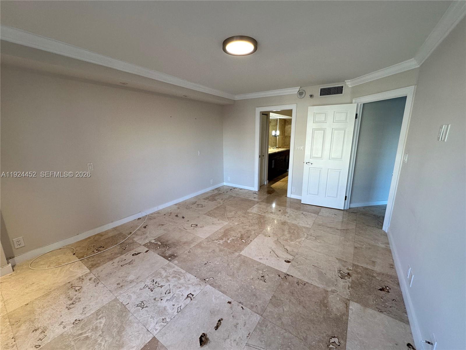 MYSTIC POINTE TOWER 500 C - Residential