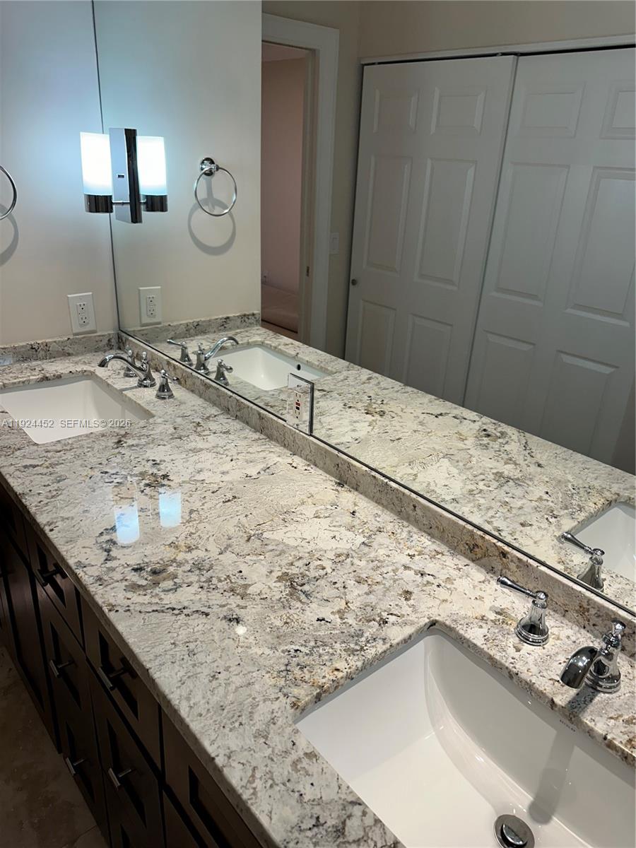 MYSTIC POINTE TOWER 500 C - Residential