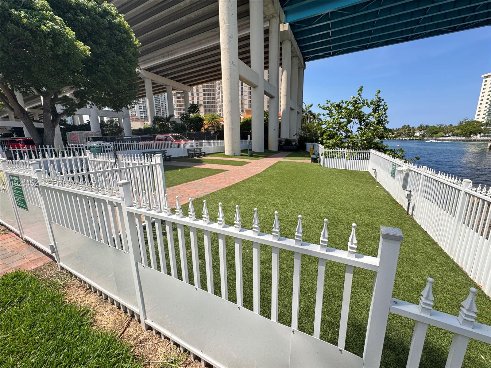 MYSTIC POINTE TOWER 500 C - Residential