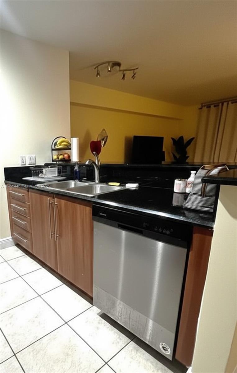 GABLES MARQUIS CONDO - Residential