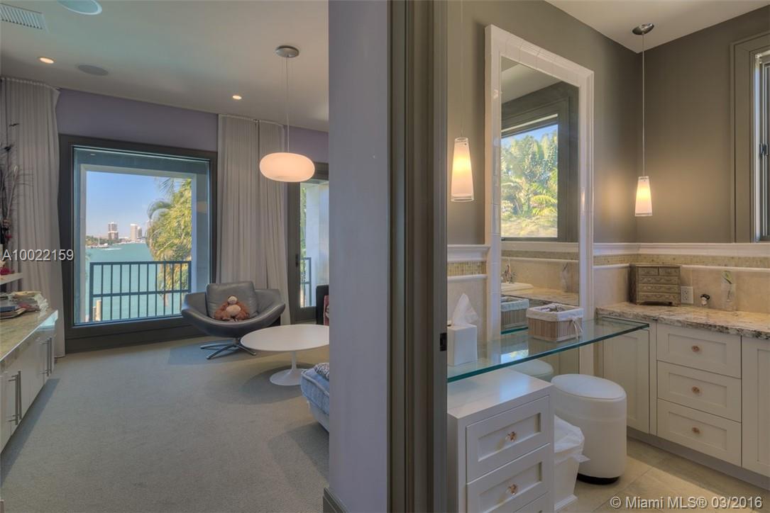 San Marino Island - Residential