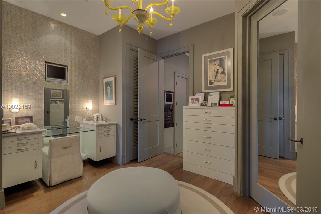 San Marino Island - Residential