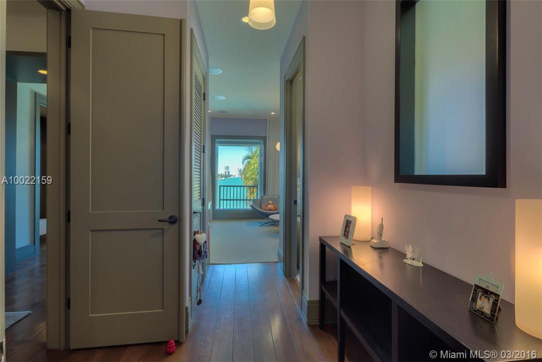 San Marino Island - Residential