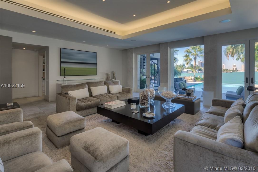 San Marino Island - Residential