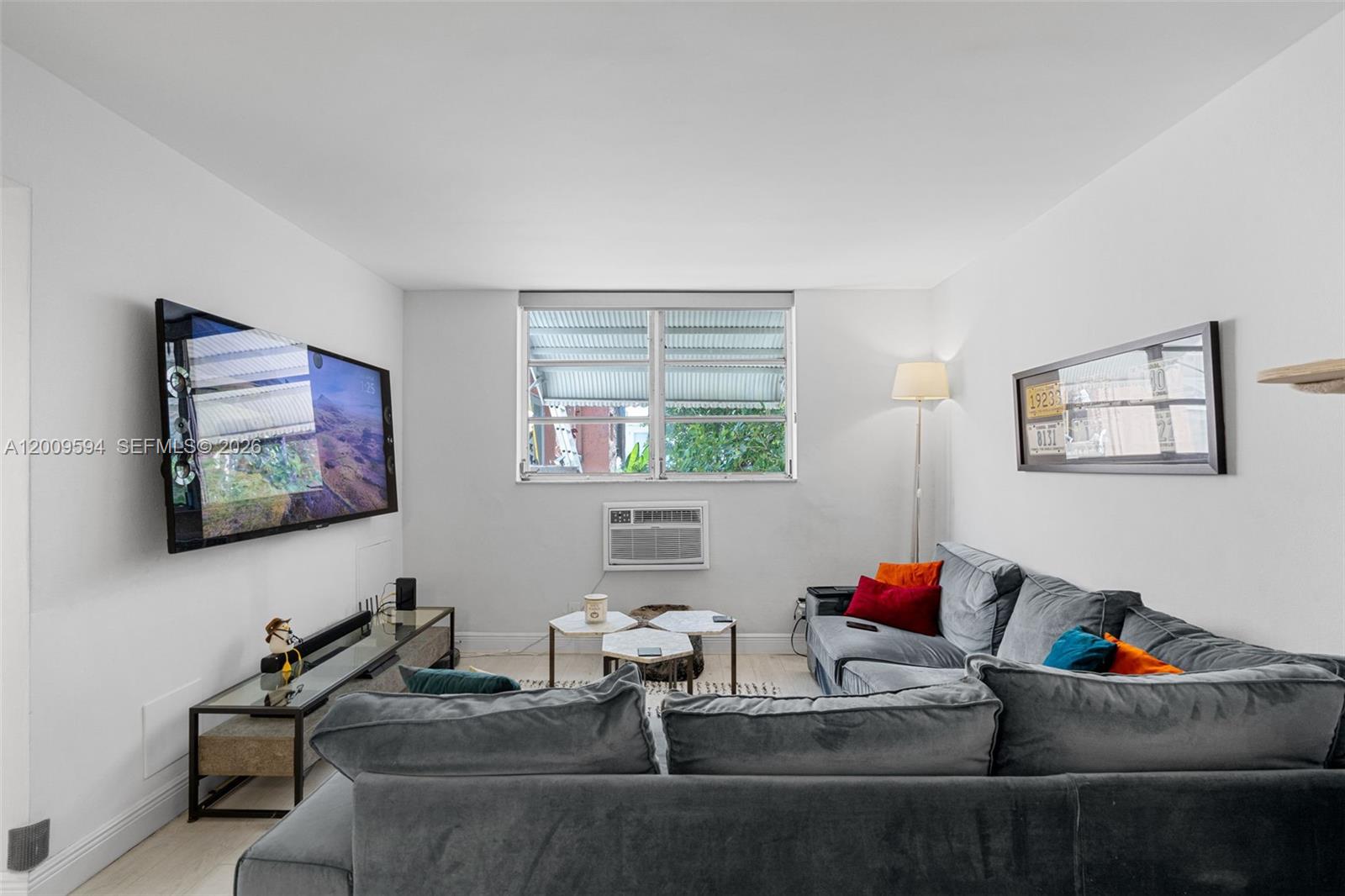 915 BLDG INC CONDO - Residential