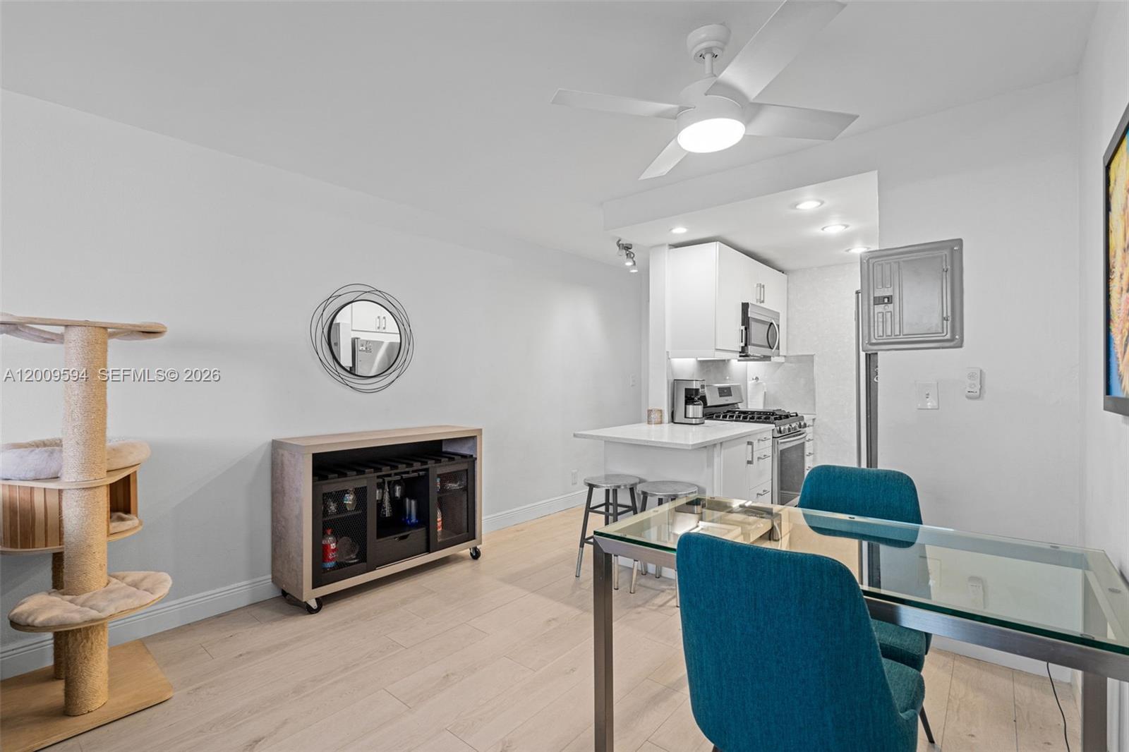 915 BLDG INC CONDO - Residential