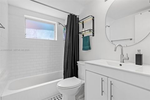 Tiny photo for 915 Jefferson Ave #2E, Miami Beach, FL 33139 (MLS # A12009594)