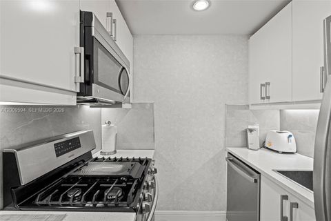 Tiny photo for 915 Jefferson Ave #2E, Miami Beach, FL 33139 (MLS # A12009594)