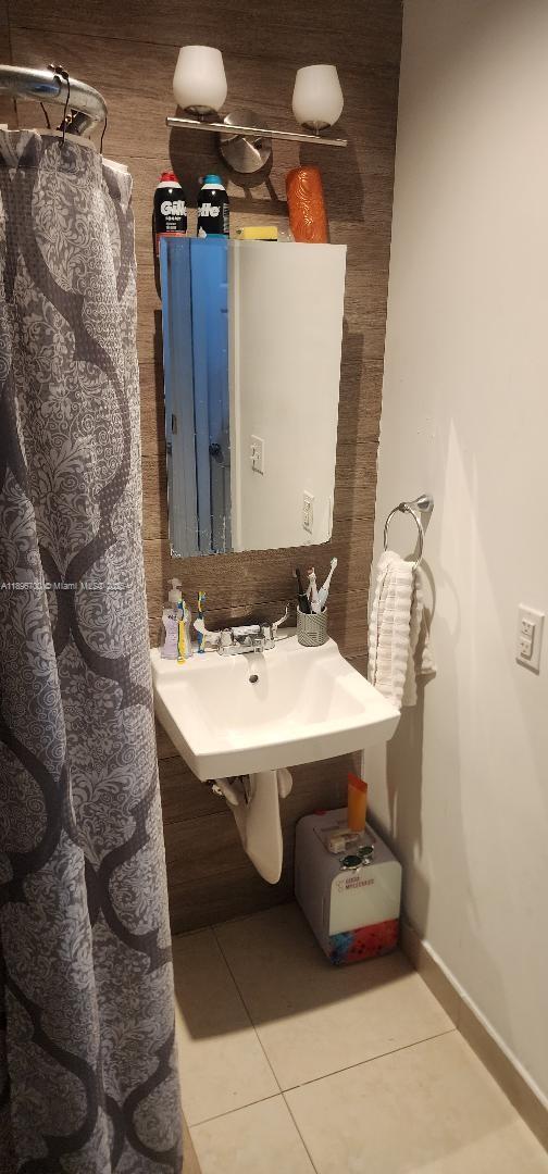 View photos, virtual tours, details... 165 W 60th St