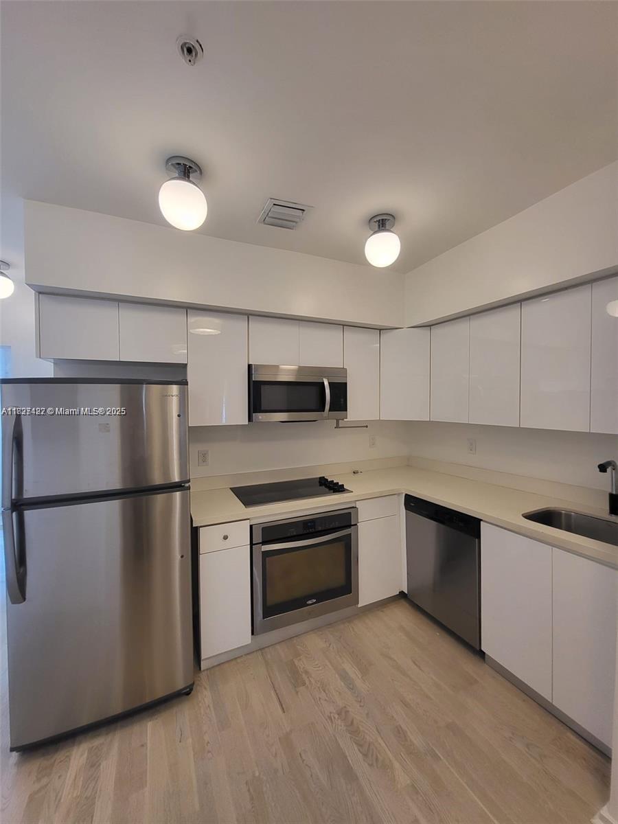 810 7th St 206