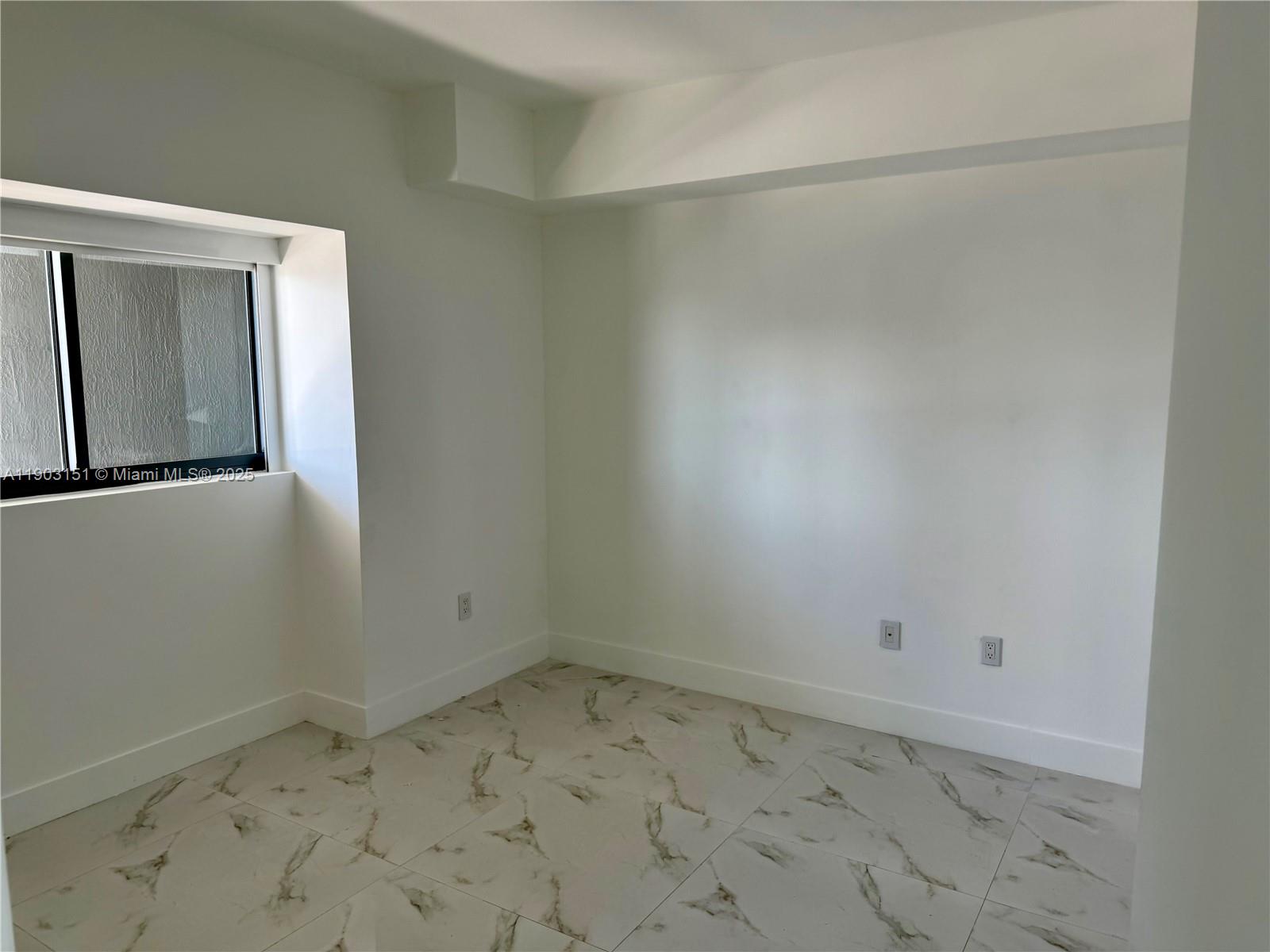 ICON BAY CONDO - Residential Lease