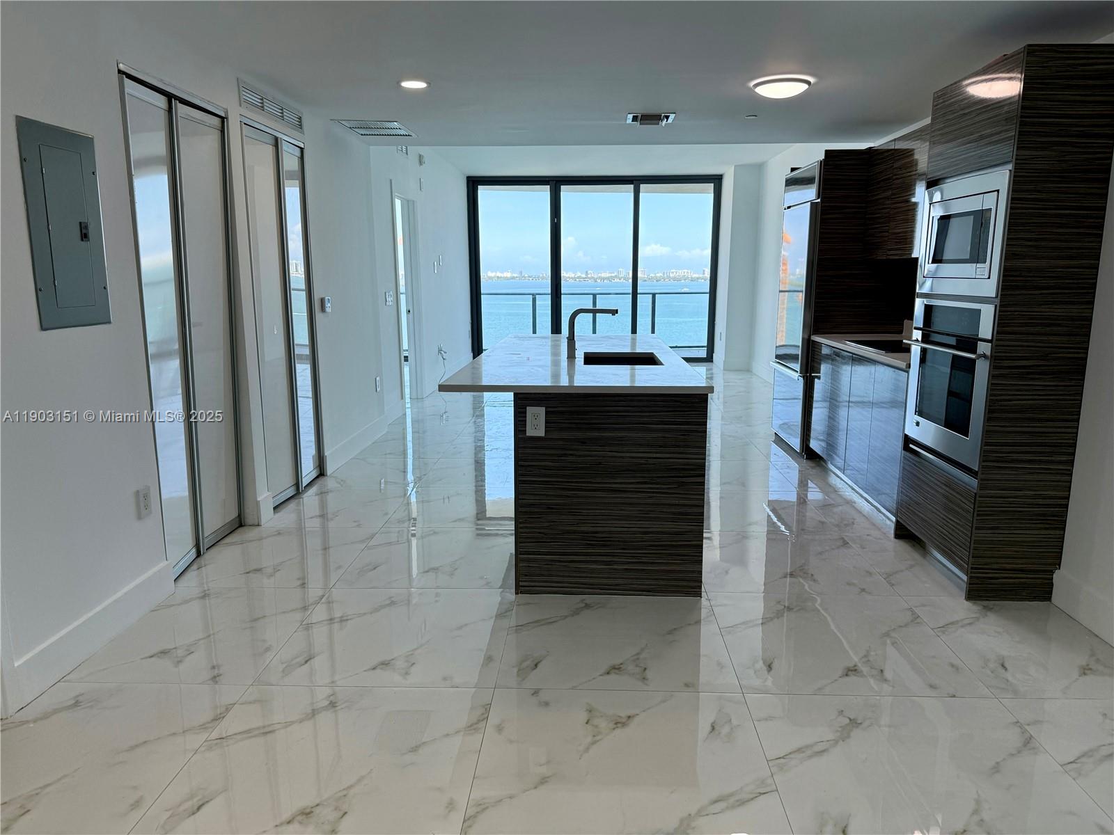 ICON BAY CONDO - Residential Lease