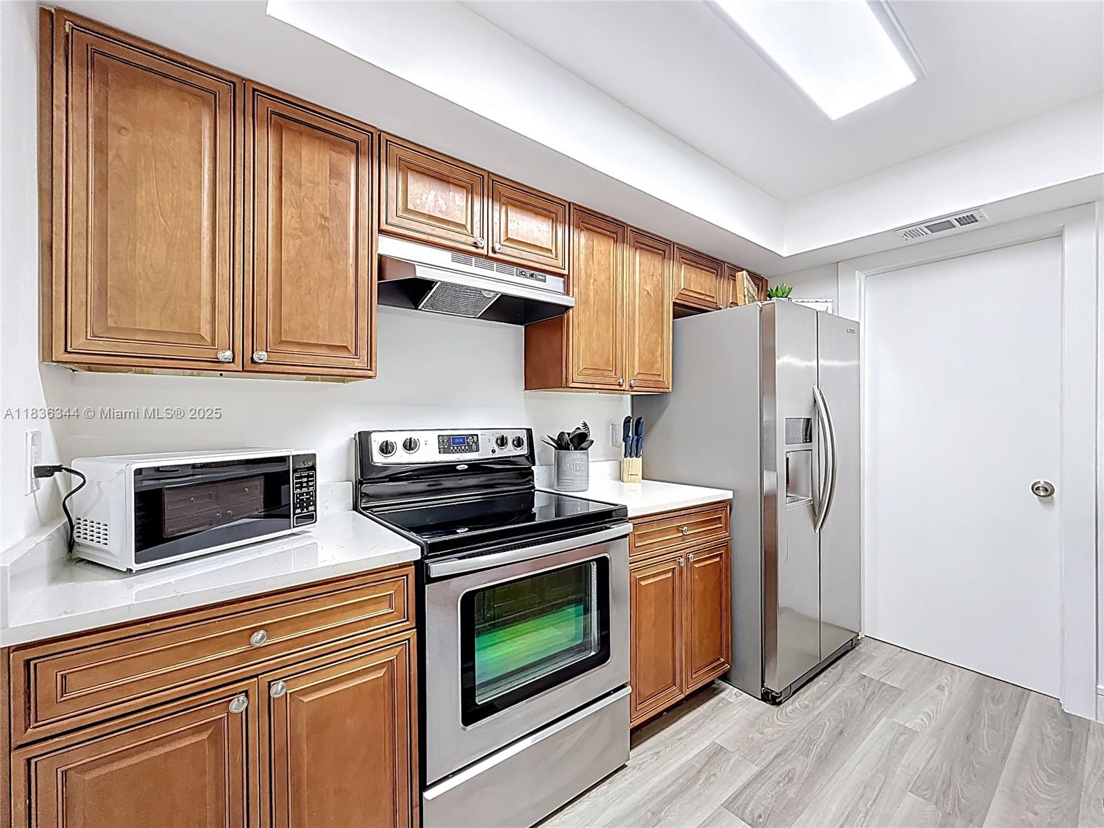 1309 SW 75th Ave, North Lauderdale, FL, 33068/$439,000 4 1309 SW 75th Ave