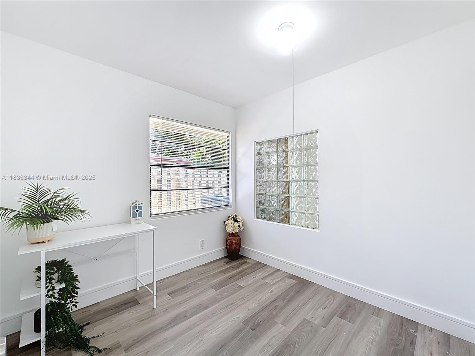 NORTH LAUDERDALE VILLAGE - Residential