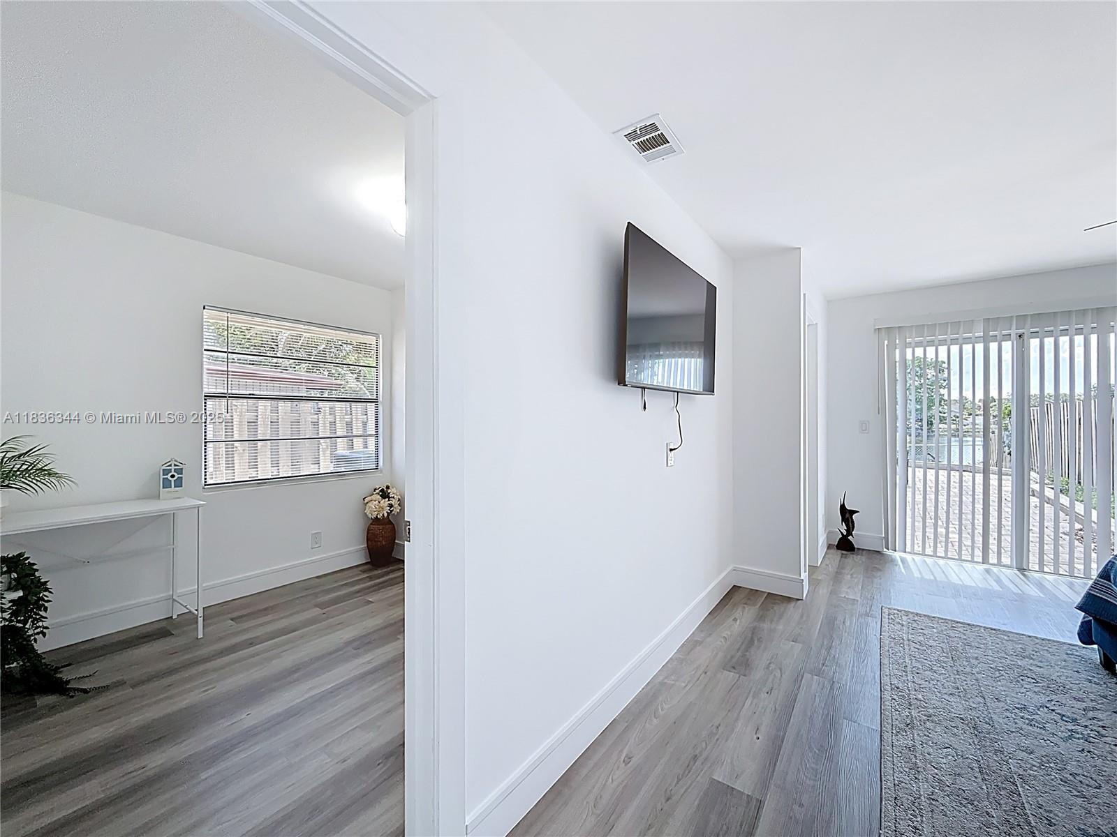 NORTH LAUDERDALE VILLAGE - Residential