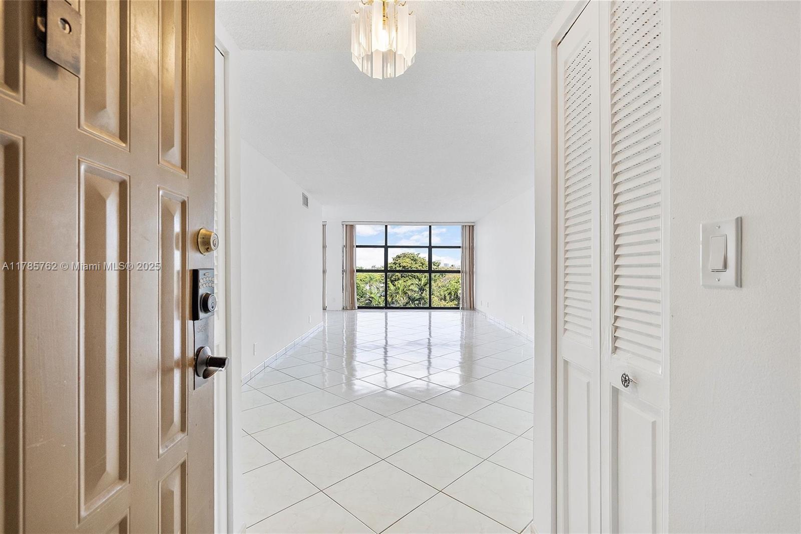 Property for Sale at 600 Parkview Dr 525, Hallandale Beach, Broward County, Florida - Bedrooms: 1 
Bathrooms: 2  - $250,000