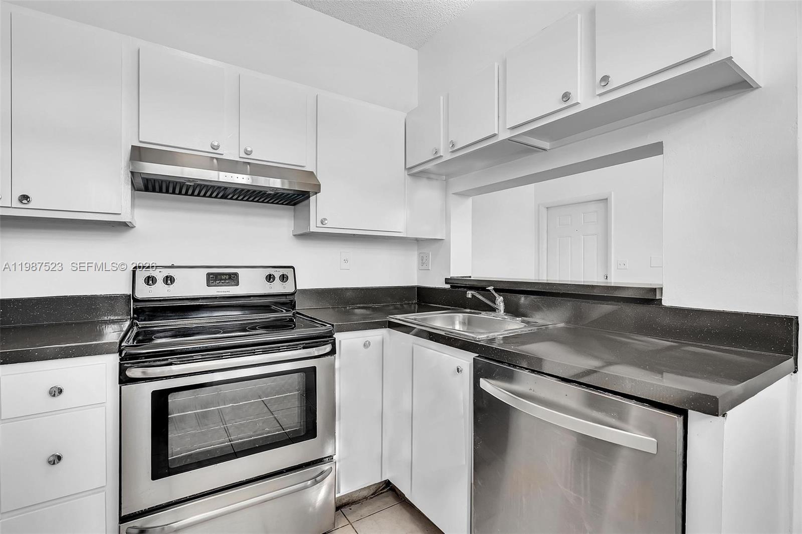 REFLECTIONS AT PEMBROKE P - Residential Lease