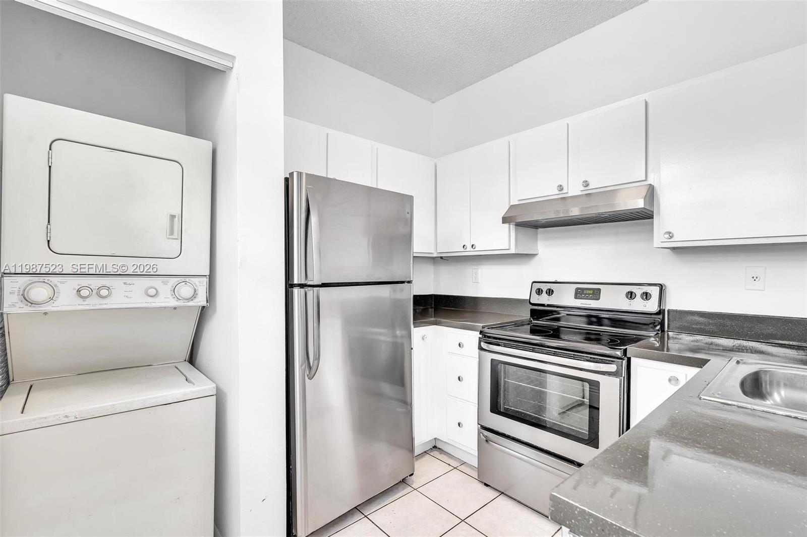 REFLECTIONS AT PEMBROKE P - Residential Lease