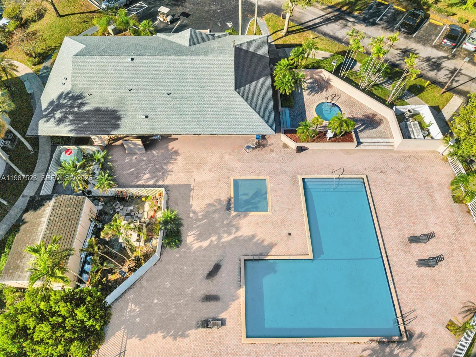 REFLECTIONS AT PEMBROKE P - Residential Lease