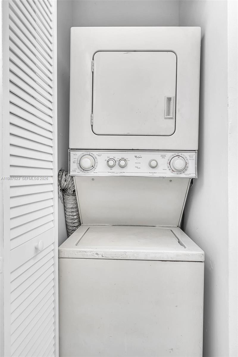 REFLECTIONS AT PEMBROKE P - Residential Lease