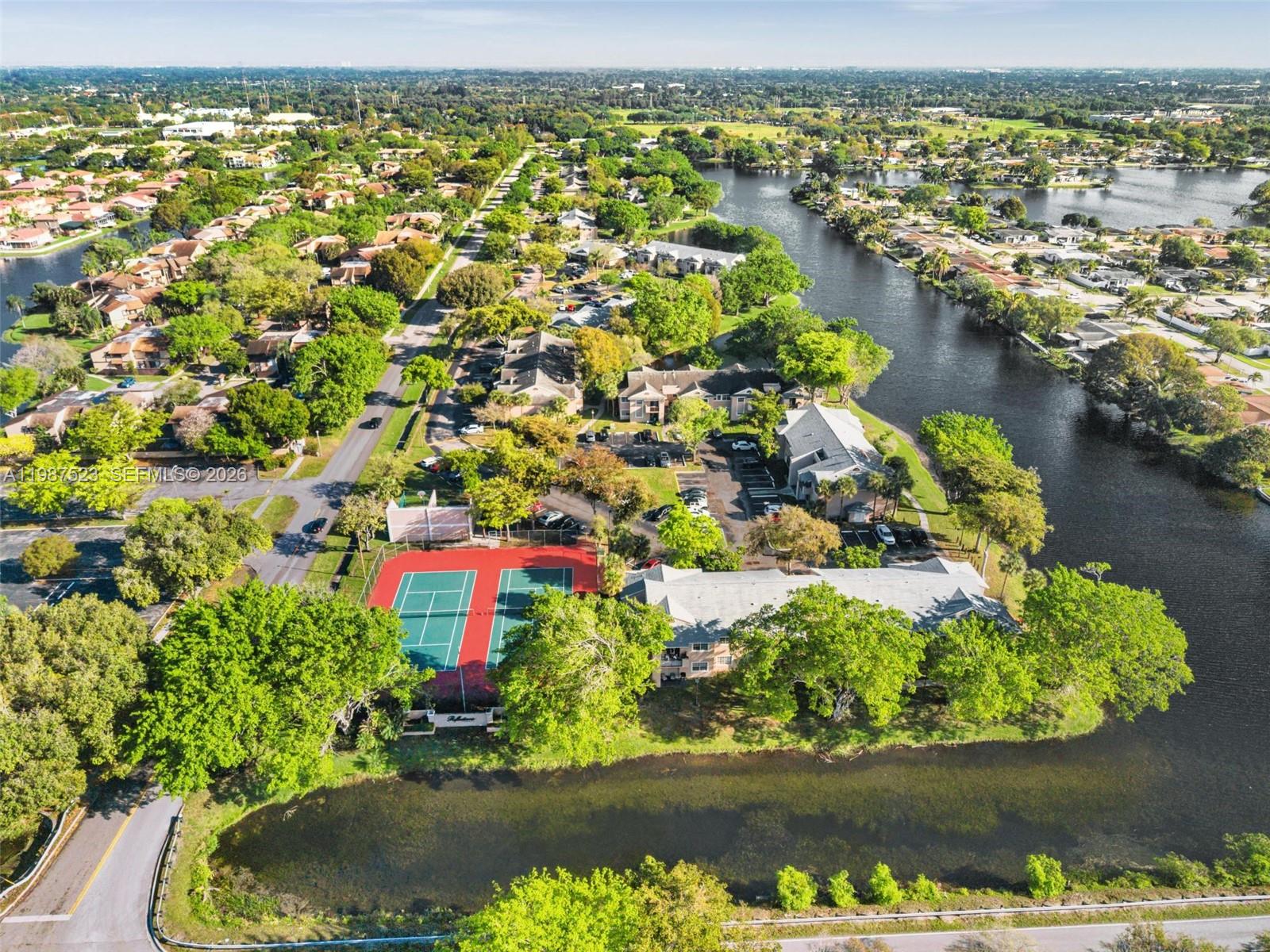 REFLECTIONS AT PEMBROKE P - Residential Lease