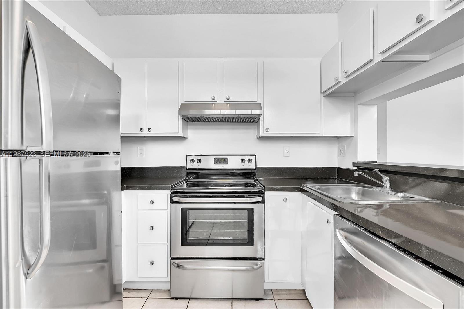 REFLECTIONS AT PEMBROKE P - Residential Lease