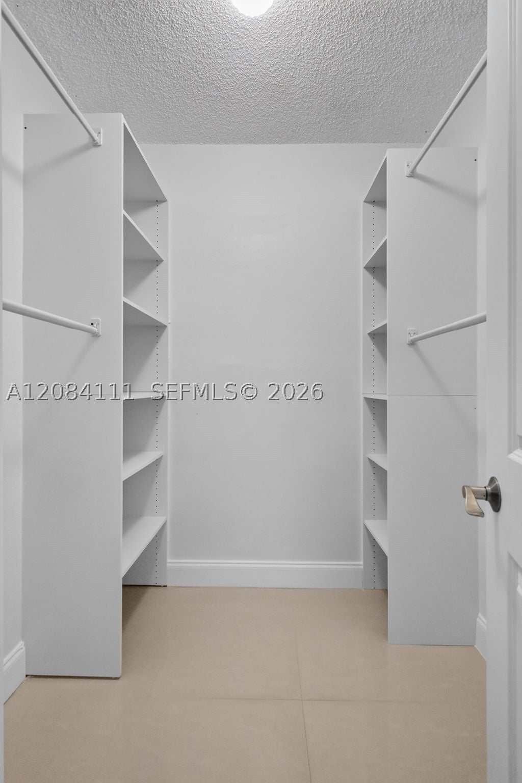 4000 NE 170th St 606