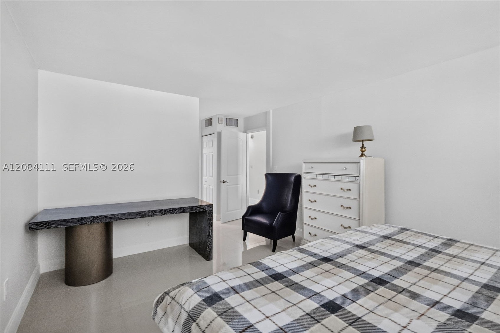 4000 NE 170th St 606