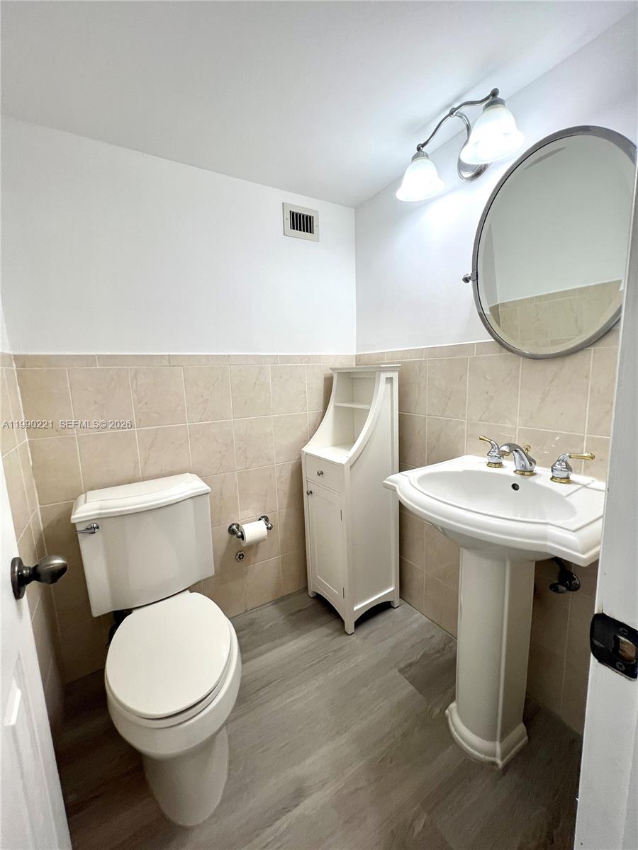 HARDING HALL CONDOMINIUM - Residential