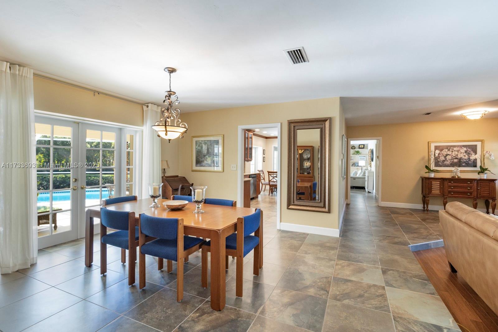 KINGS BAY PINES - Residential