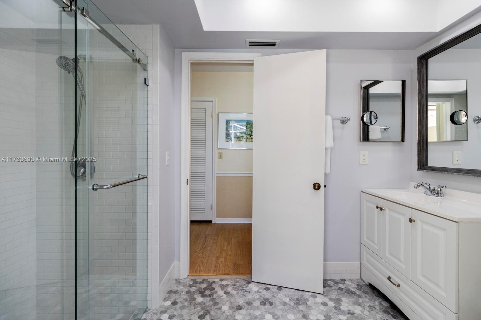 KINGS BAY PINES - Residential