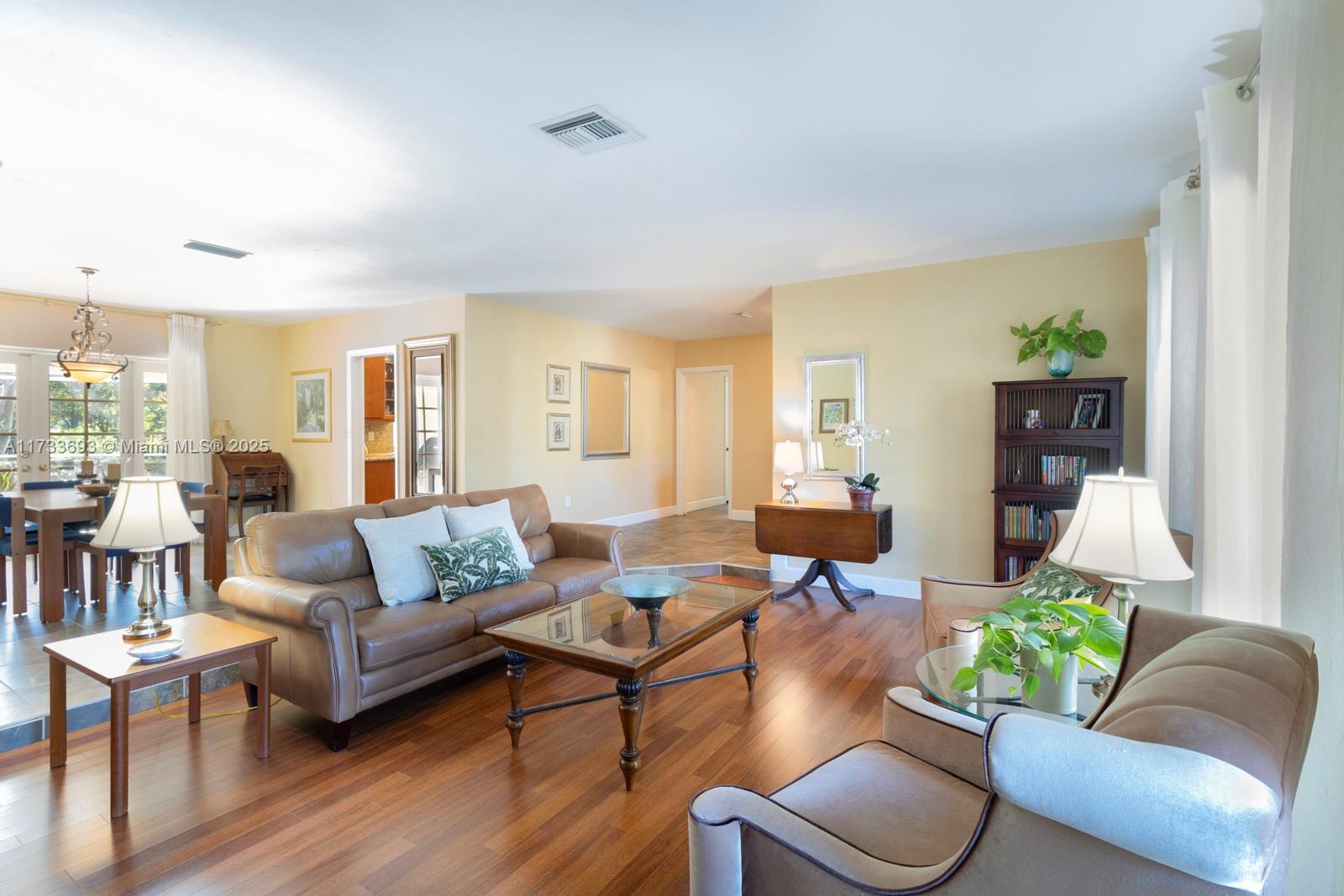 KINGS BAY PINES - Residential