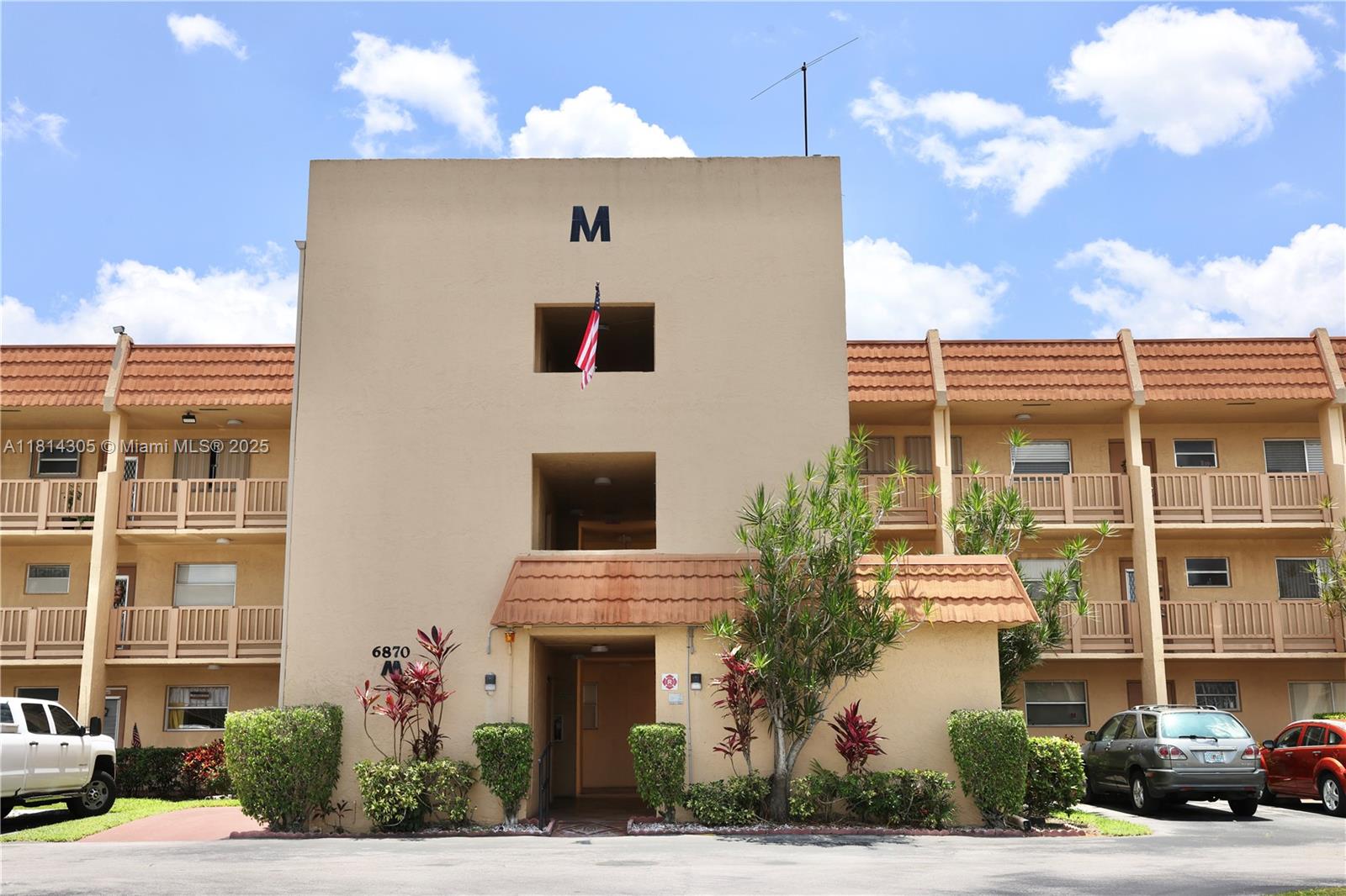ROYAL PARK GARDENS III-M - Residential Lease