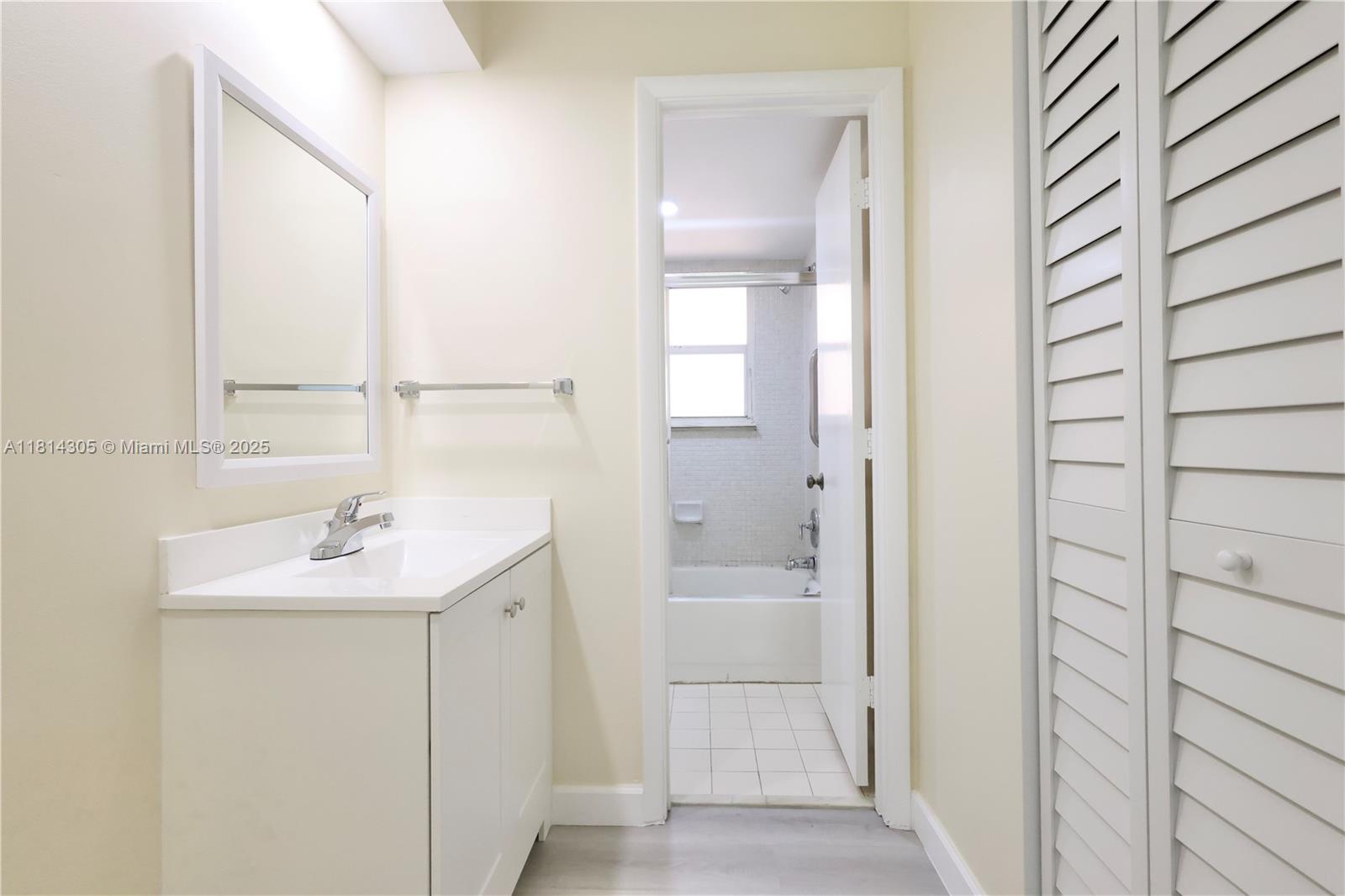 ROYAL PARK GARDENS III-M - Residential Lease