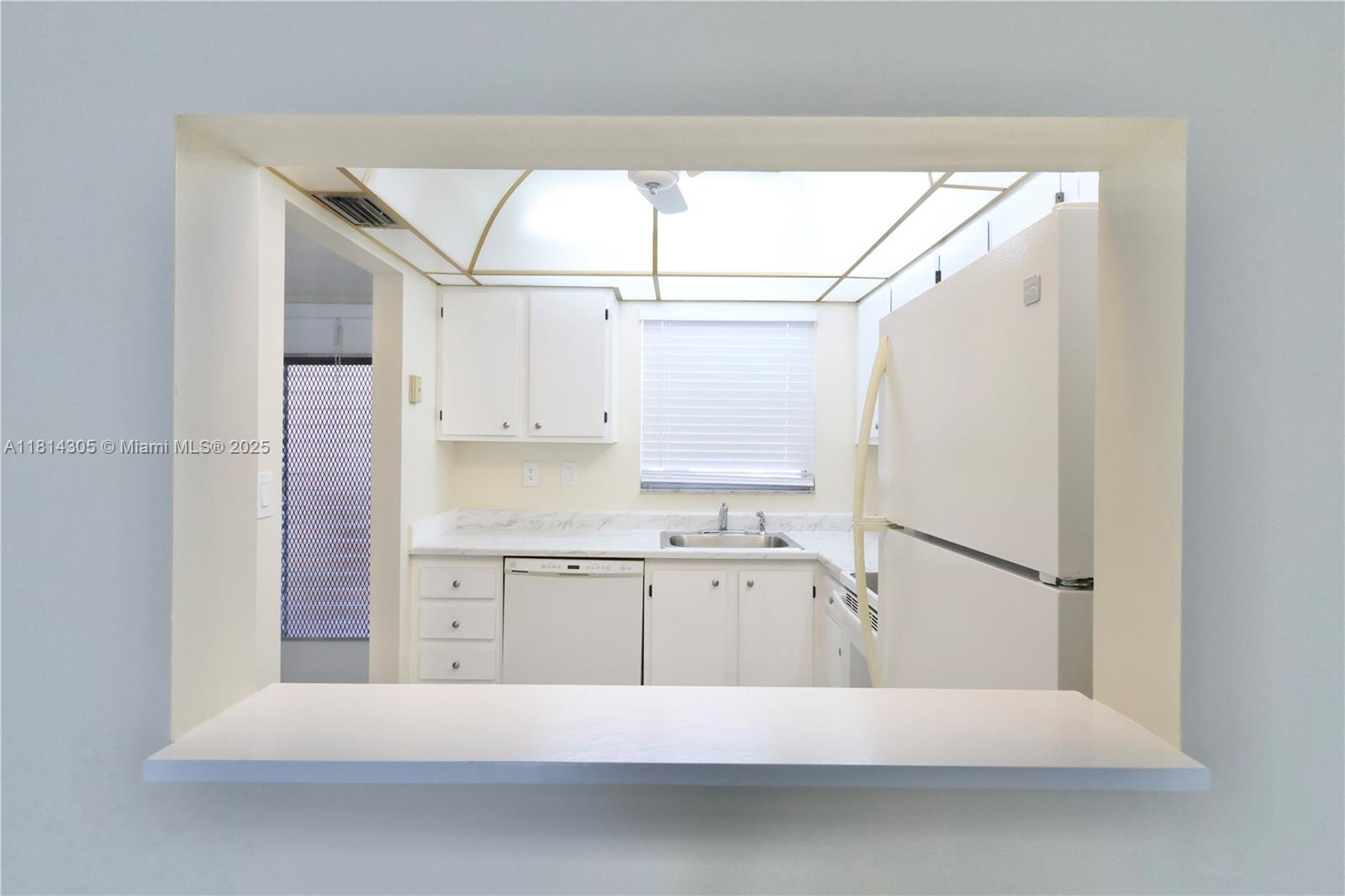 ROYAL PARK GARDENS III-M - Residential Lease