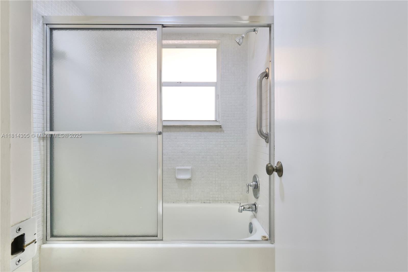ROYAL PARK GARDENS III-M - Residential Lease