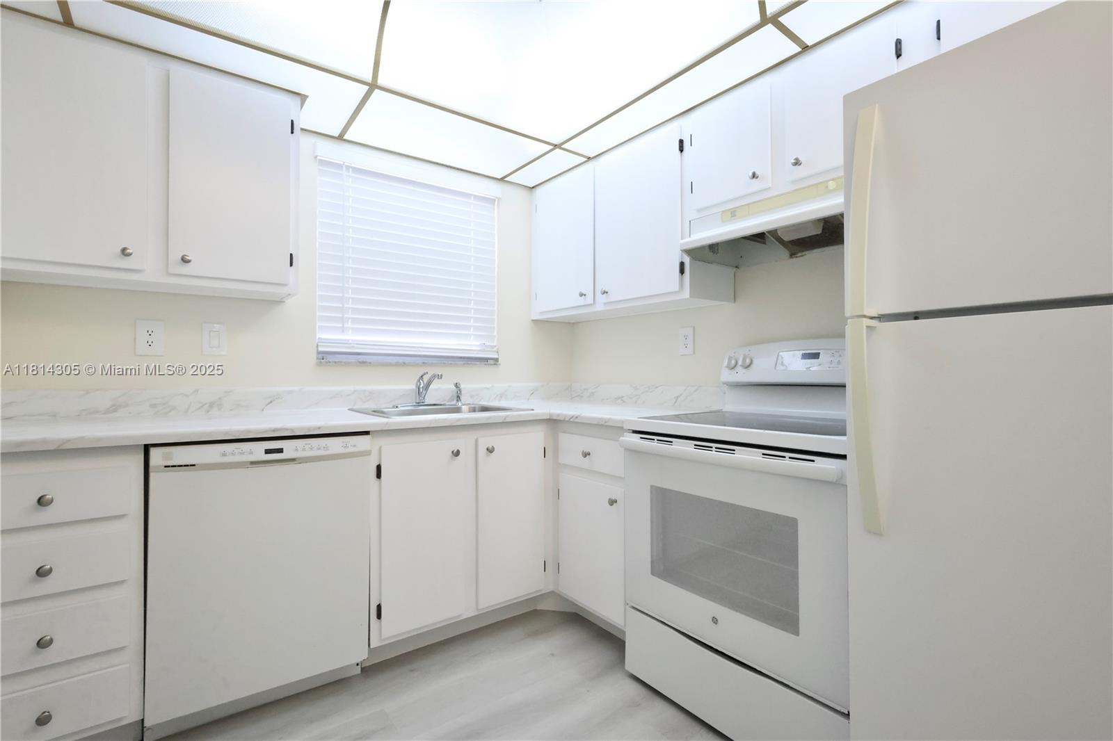 ROYAL PARK GARDENS III-M - Residential Lease