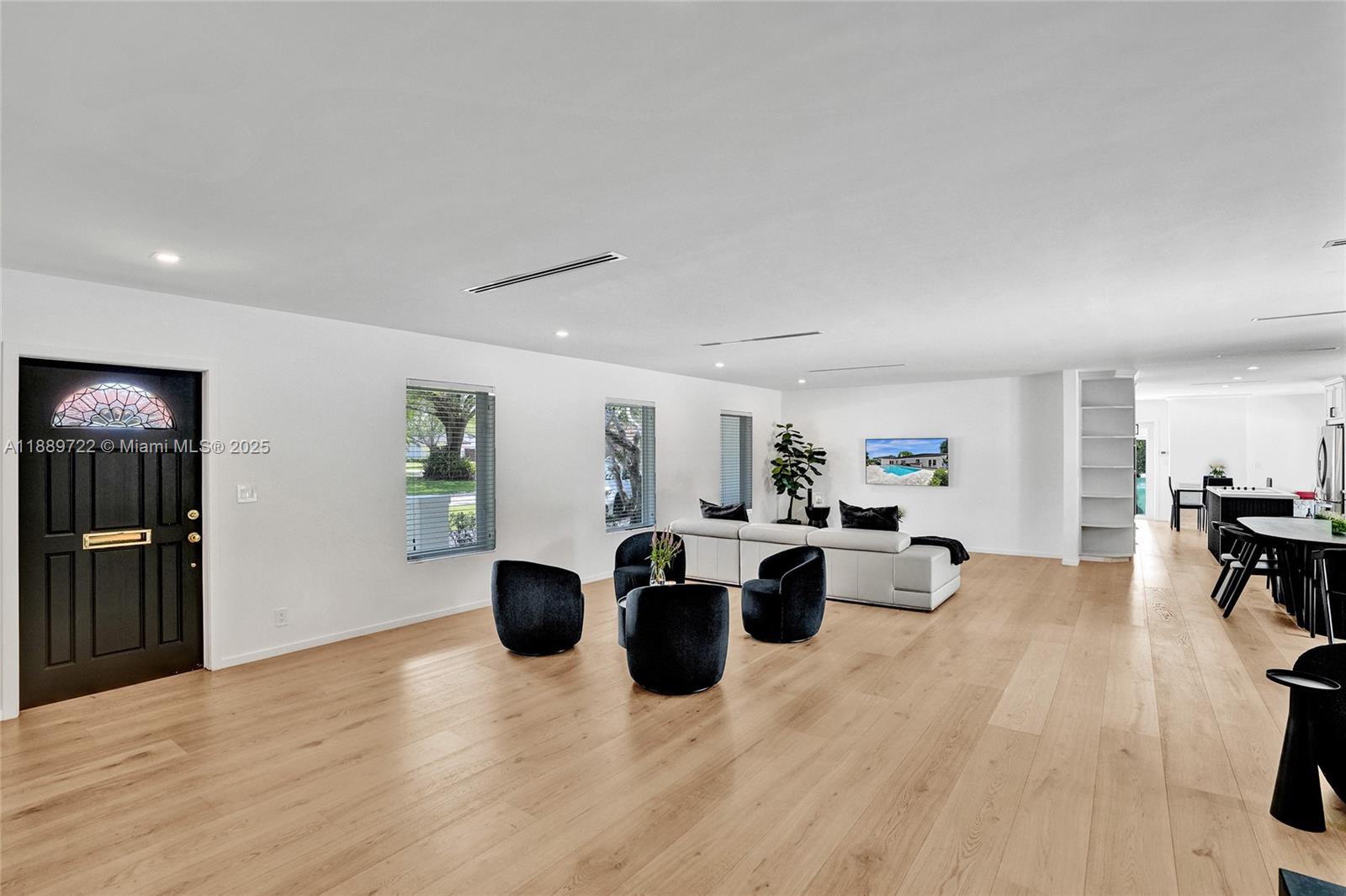 ROYAL PALM HARBOR 1ST ADD - Residential Lease