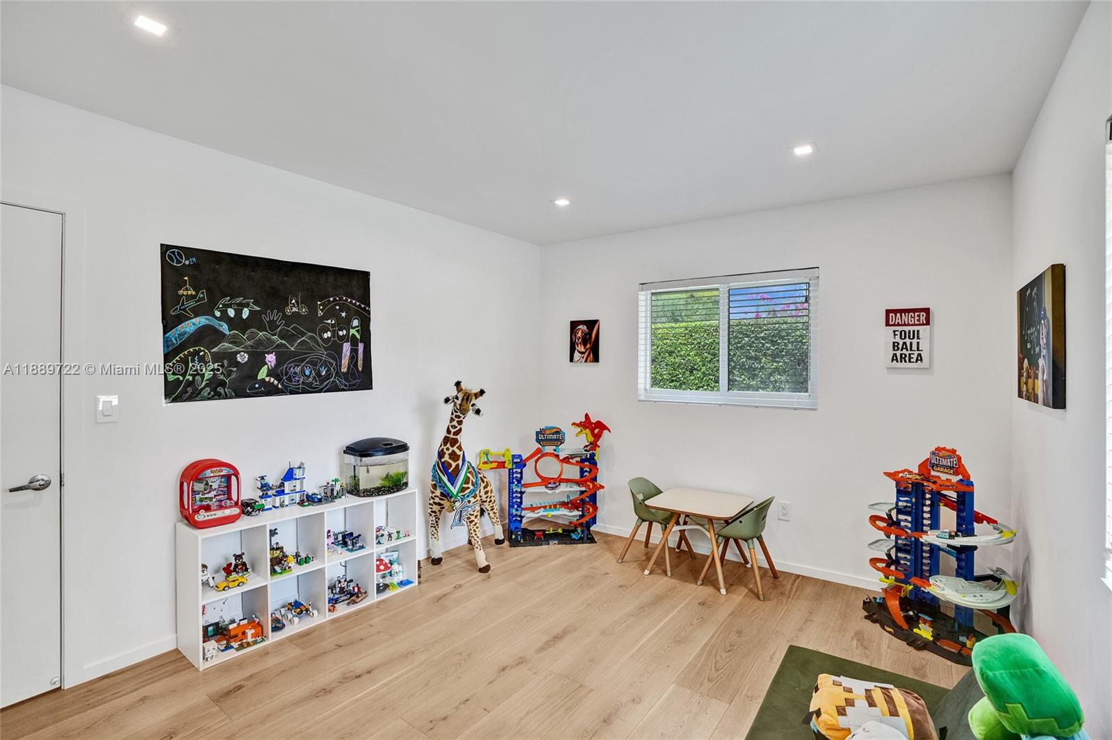 ROYAL PALM HARBOR 1ST ADD - Residential Lease