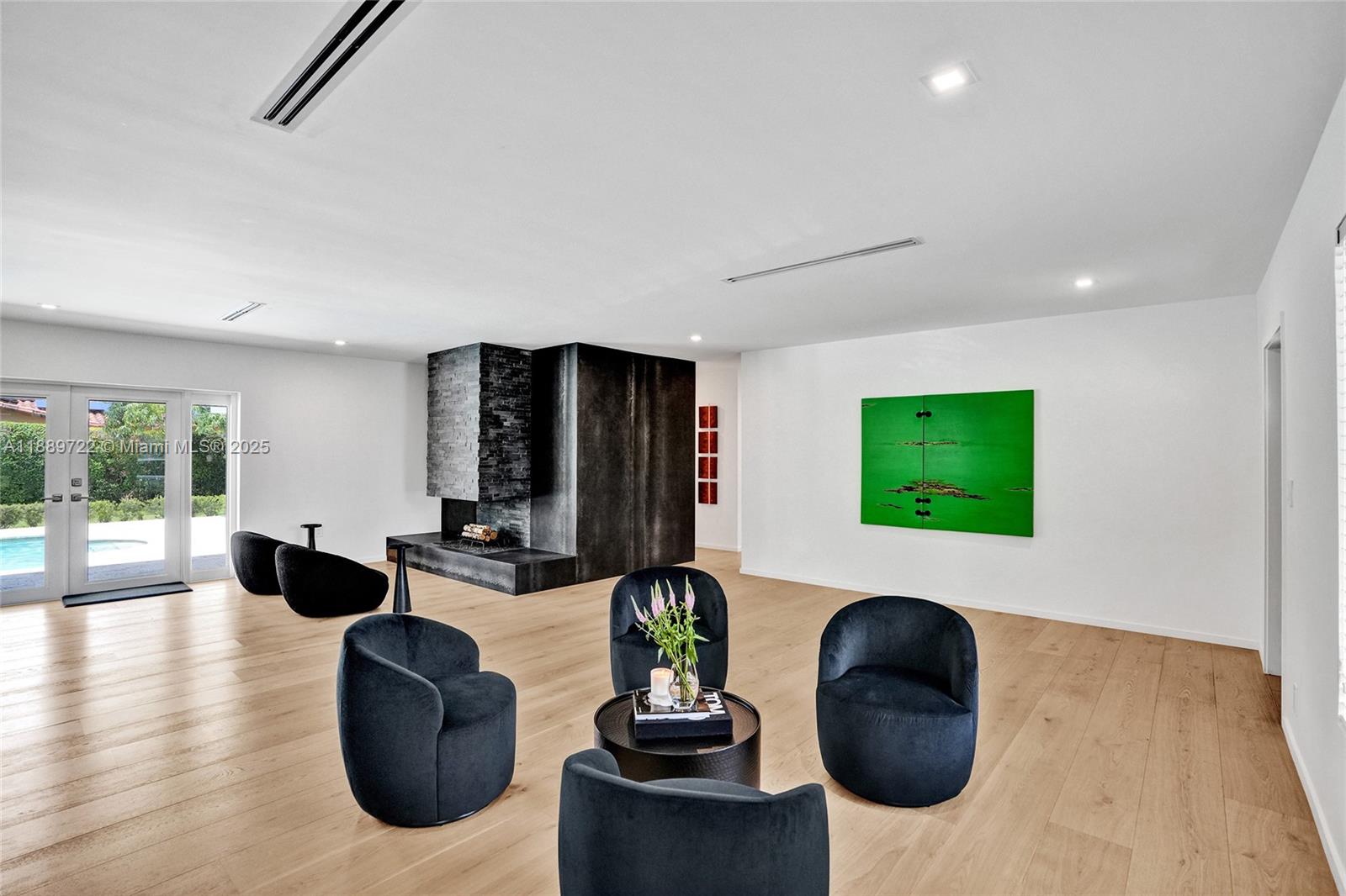 ROYAL PALM HARBOR 1ST ADD - Residential Lease