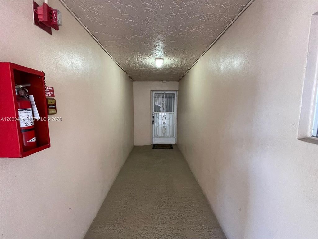 Photo of 9471 Evergreen Pl #401, Davie, FL 33324 (MLS # A12009409)