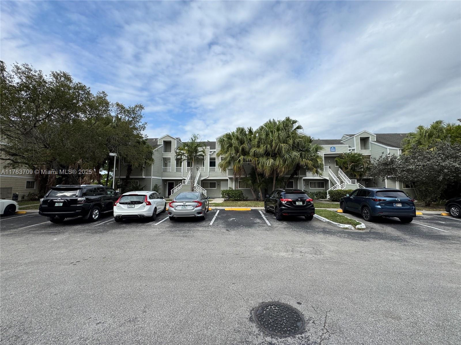 3465 Nw 44th St 101, Oakland Park, Miami-Dade County, Florida - 2 Bedrooms  
2 Bathrooms - 