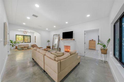 5981 NE 6th Ave Miami FL 33137