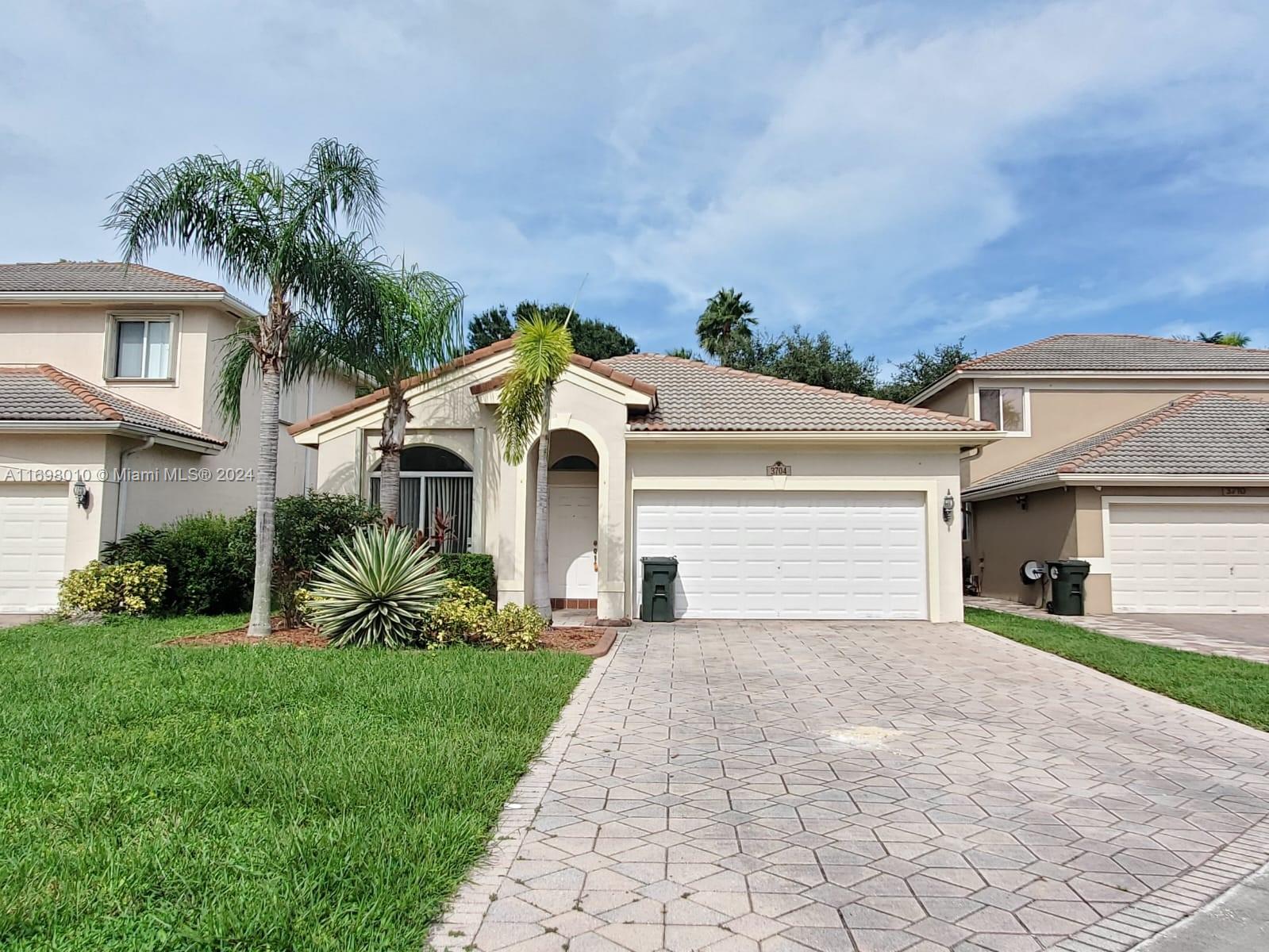 3704 Woodfield Ct Ct, Coconut Creek, Broward County, Florida - 3 Bedrooms  
2 Bathrooms - 