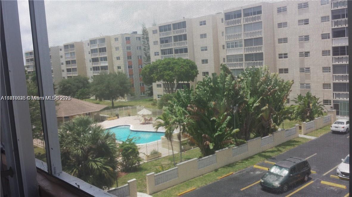 MEADOWBROOK CONDO APTS BL - Residential Lease