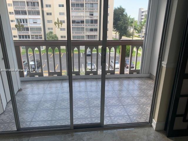 MEADOWBROOK CONDO APTS BL - Residential Lease