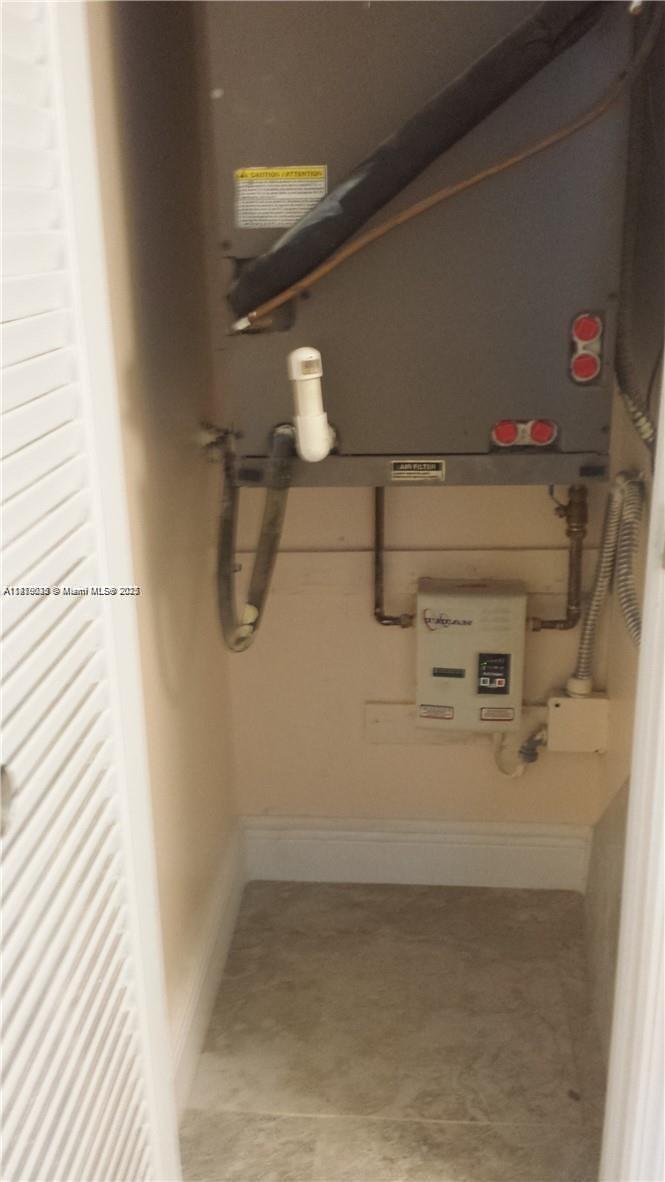 MEADOWBROOK CONDO APTS BL - Residential Lease